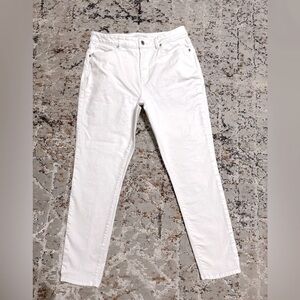 LOFT curvy skinny size 10/30 high rise white jeans